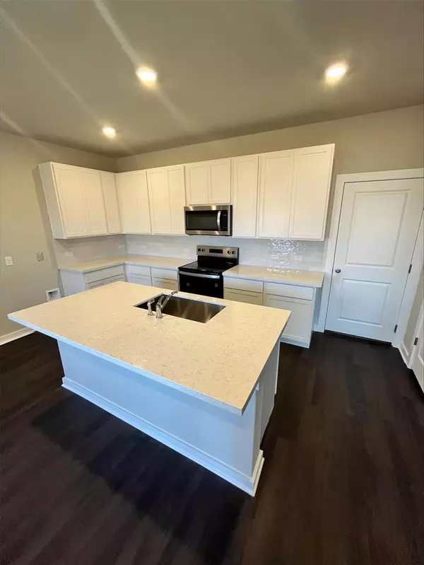 Jarrell, TX 76537,301 Memita RD