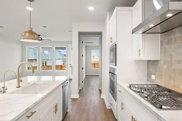 Dripping Springs, TX 78620,144 Granit Oak Drive