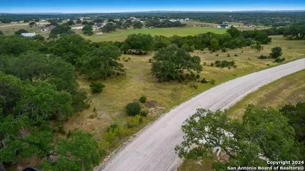 Bandera, TX 78003,445 Little Sorrel Way (and Lot 581)