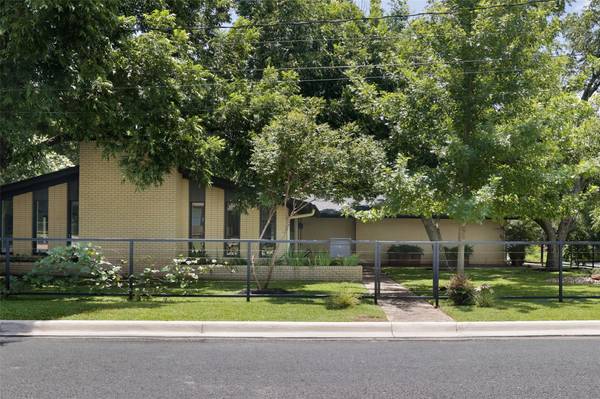 1602 E 18th ST,  Georgetown,  TX 78626