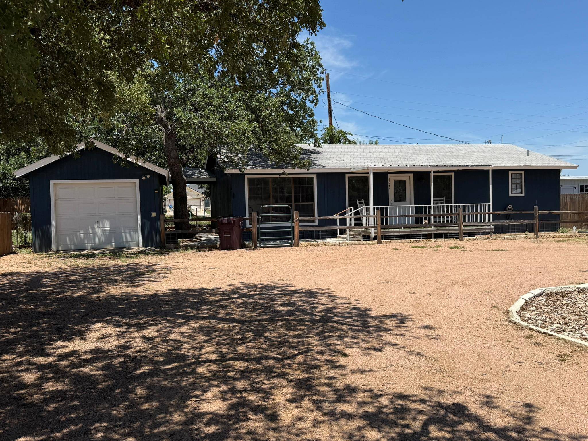 1503 Sioux TRL, Kingsland, TX 78639