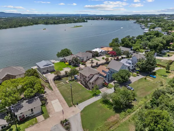 205 Waterview DR,  Kingsland,  TX 78639