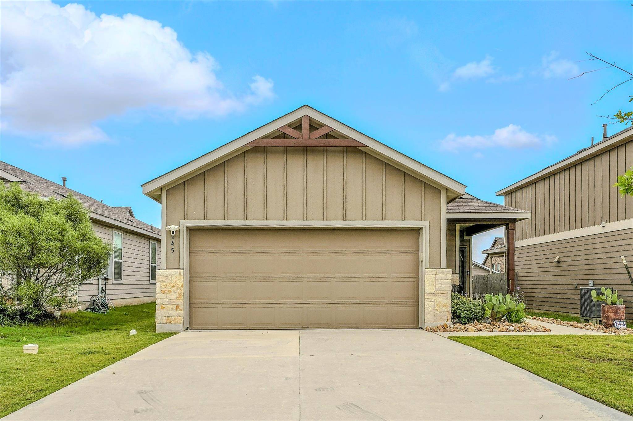 145 Nettletree DR, Buda, TX 78610
