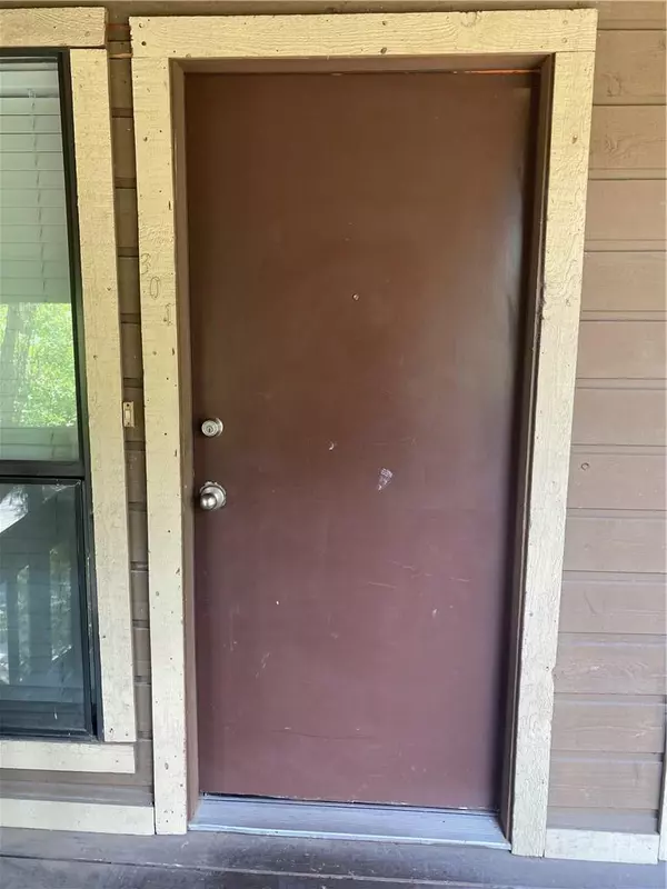 612 Park PL #301, Austin, TX 78705