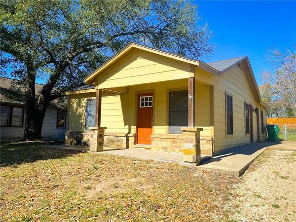 205 E Davis ST,  Hearne,  TX 77859