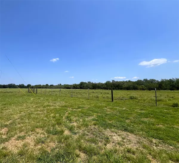 Dale, TX 78616,325 Lytton LN