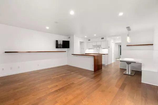 505 W 7th ST #215, Austin, TX 78701