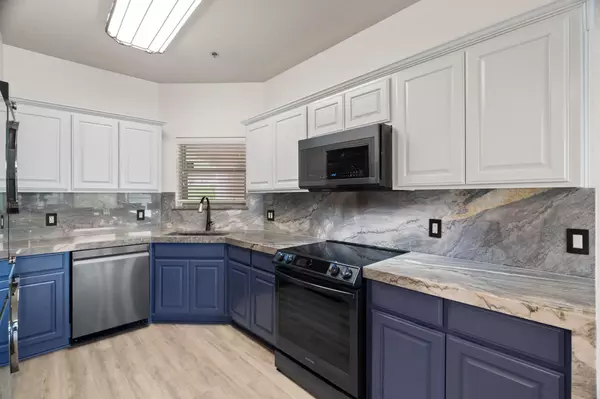 20 Tapatio Springs DR E #206, Boerne, TX 78006