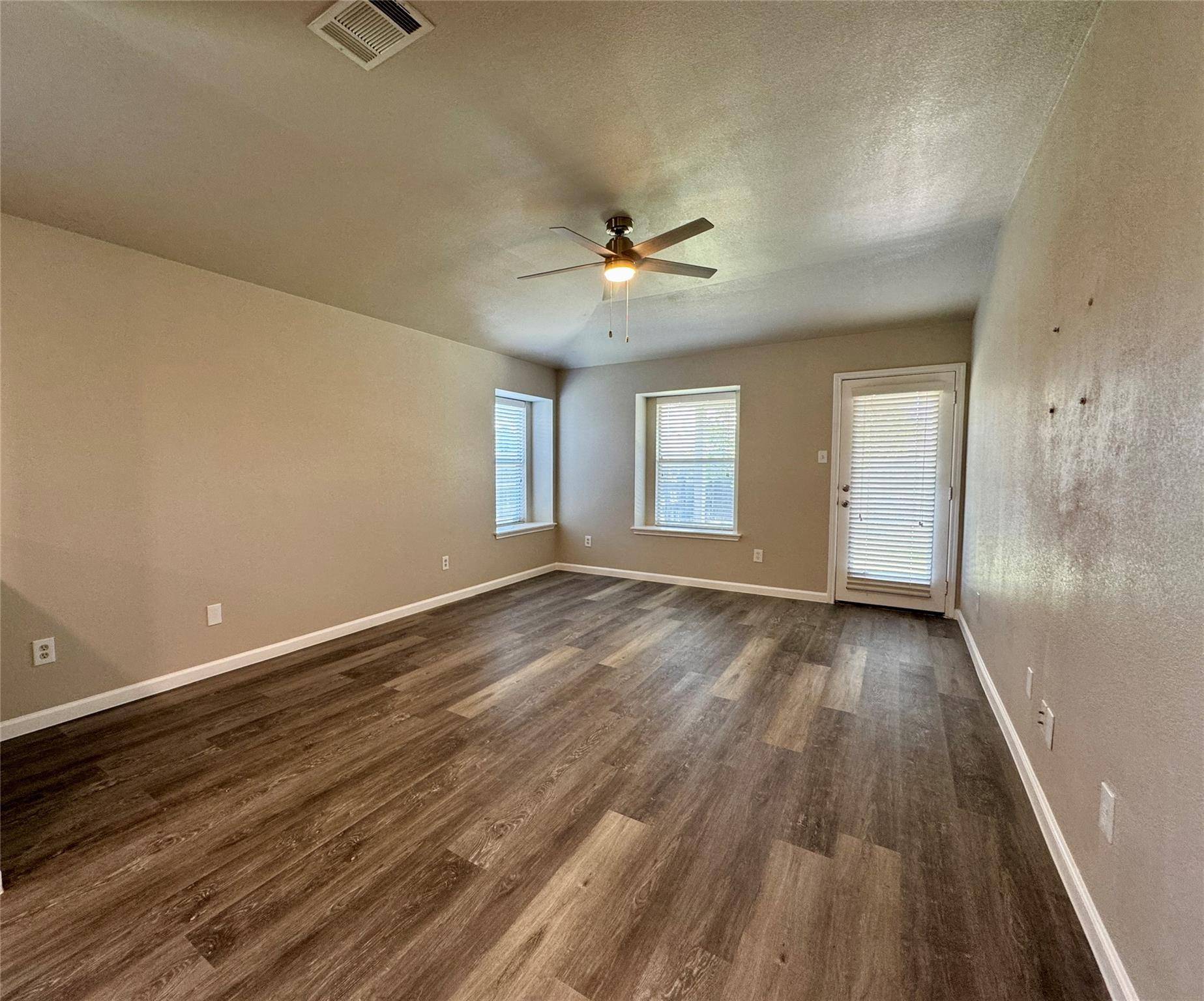 Hutto, TX 78634,221 Baldwin ST