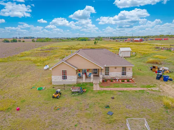 721 County Road 333, Granger, TX 76530