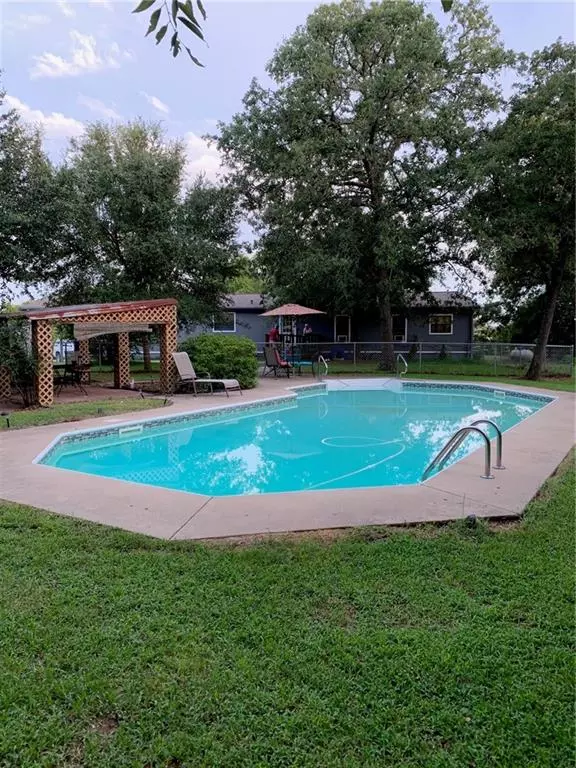 Thrall, TX 76578,1320 CR 481