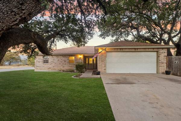 107 N Vandeveer ST, Burnet, TX 78611