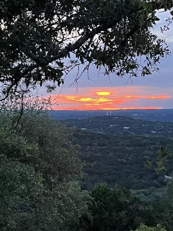 100 MESA DR,  Wimberley,  TX 78676