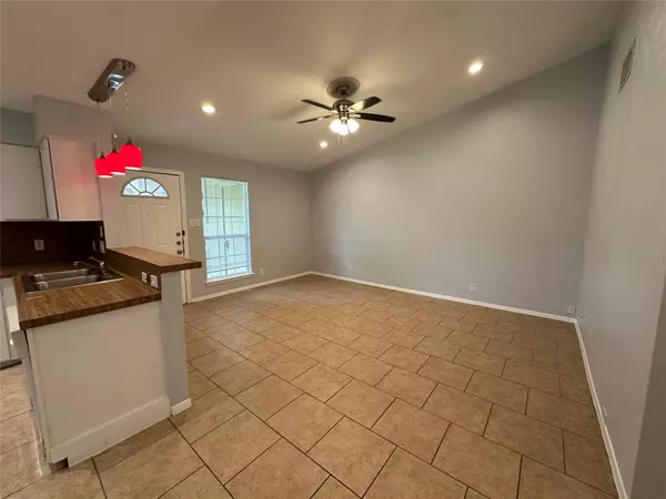 Austin, TX 78758,10606 Topperwein DR #B