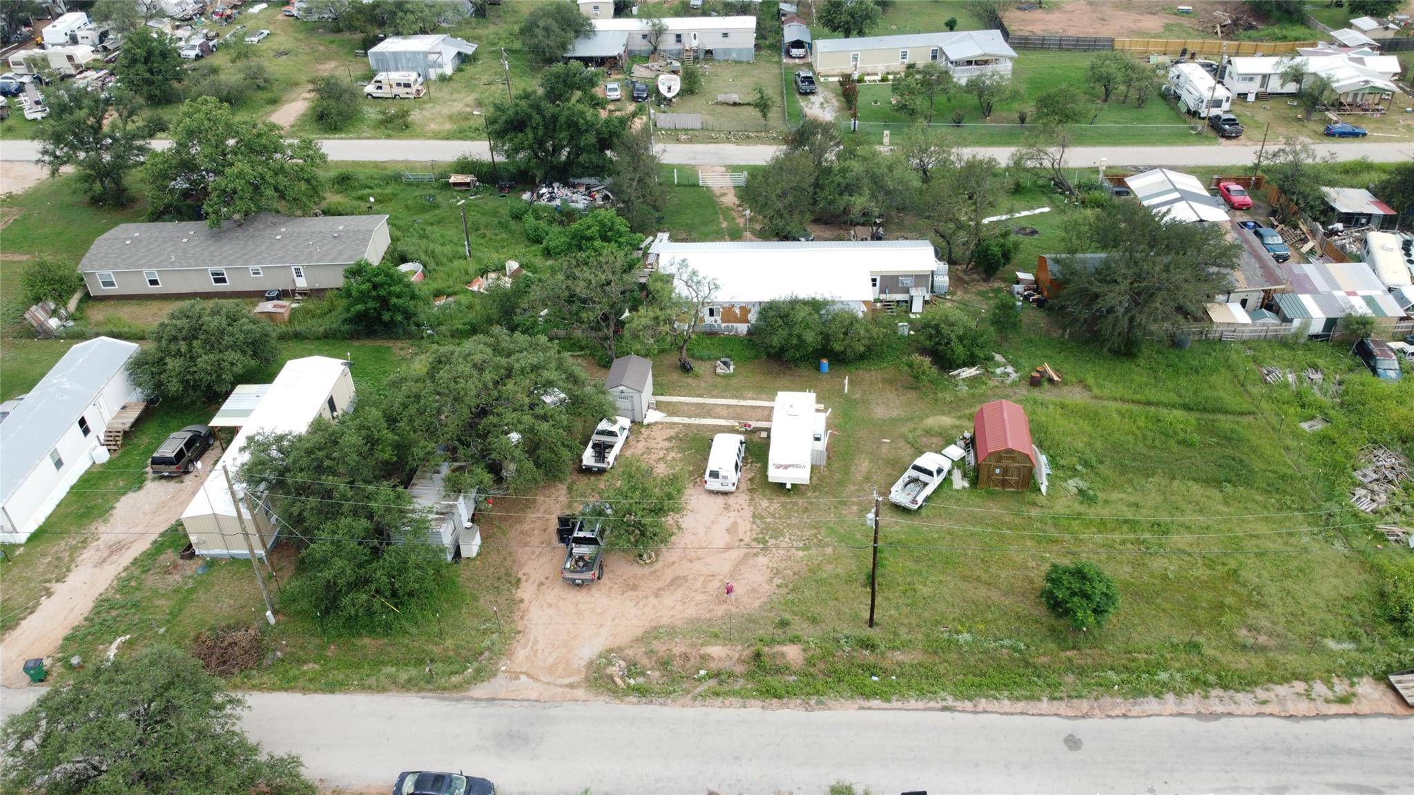 601 Breezy LN, Kingsland, TX 78639