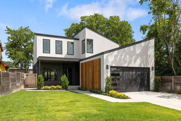 2106 Thornton RD,  Austin,  TX 78704