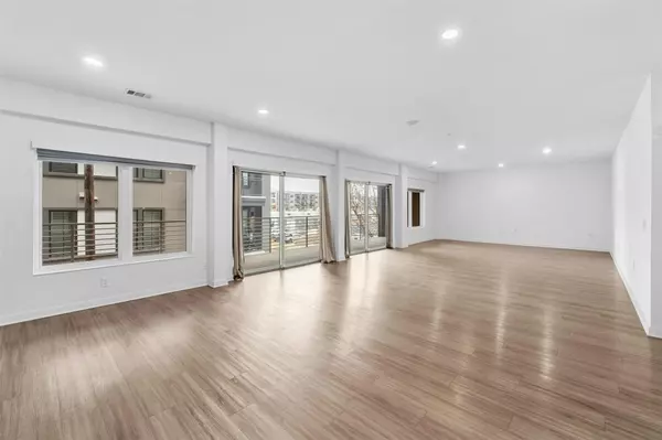 Austin, TX 78745,4361 S Congress Ave #333