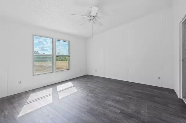 Flatonia, TX 78941,1177 County Road 402