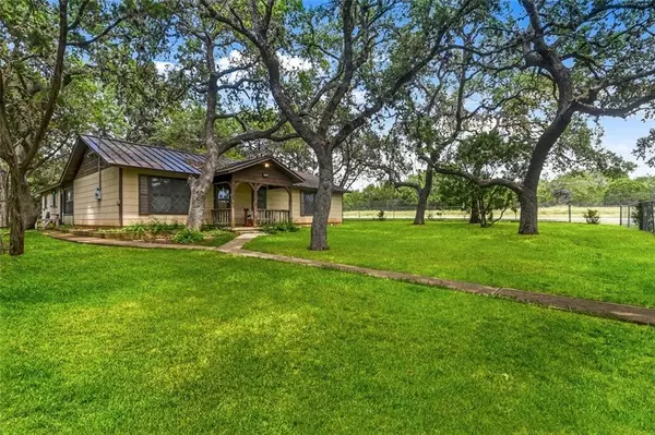 114 Red Oak, Canyon Lake, TX 78133