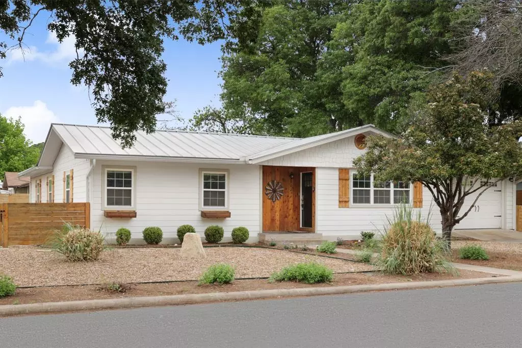 Fredericksburg, TX 78624,902 N Adams