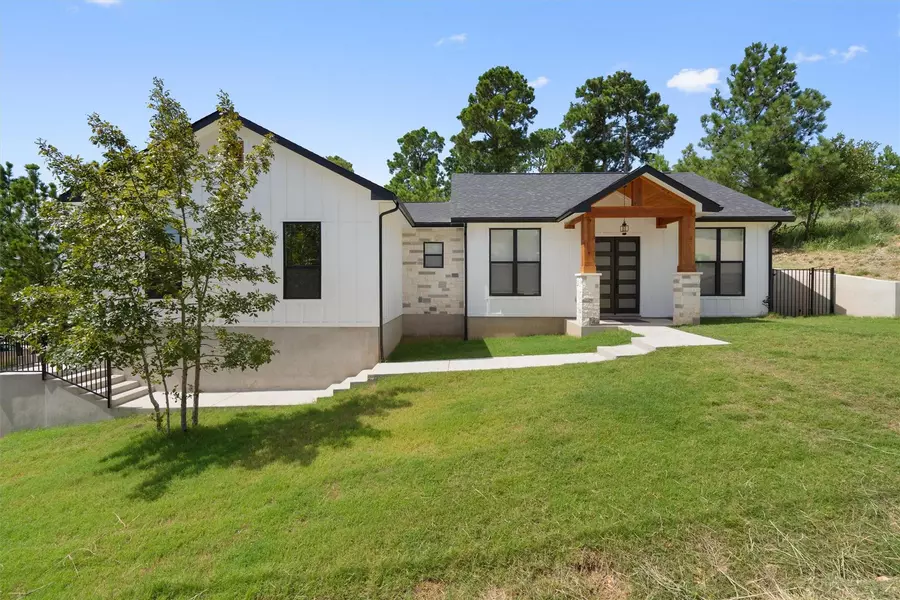 144 Honopu DR, Bastrop, TX 78602