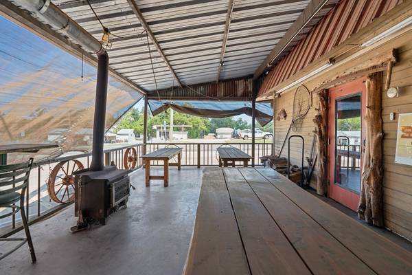 313 W Cameron Ave, Rockdale, TX 76567