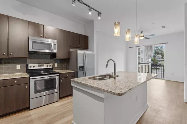 Austin, TX 78704,1900 Barton Springs RD #2027
