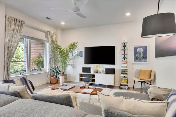 Austin, TX 78745,4361 S Congress Ave #335A