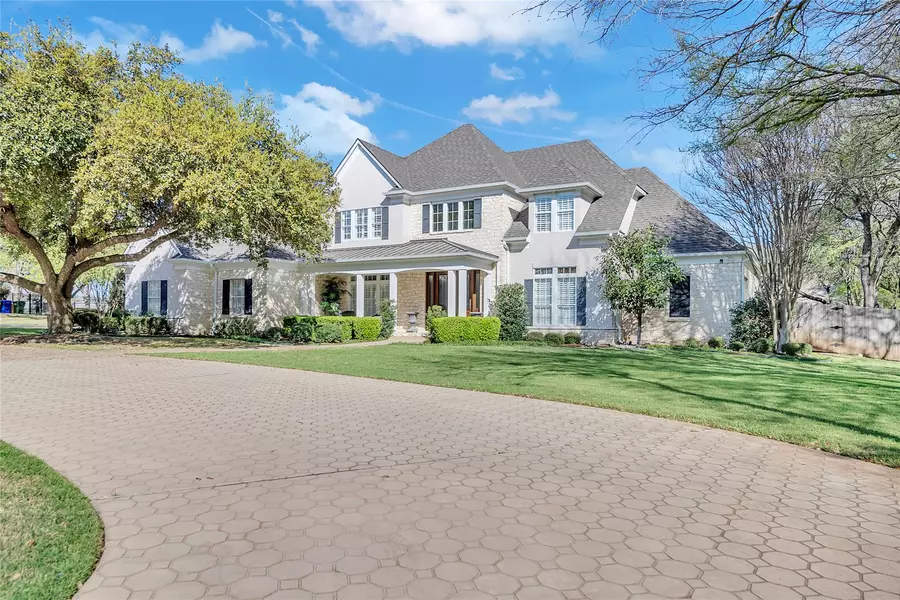 2034 Oak Glen DR, Mcgregor, TX 76657