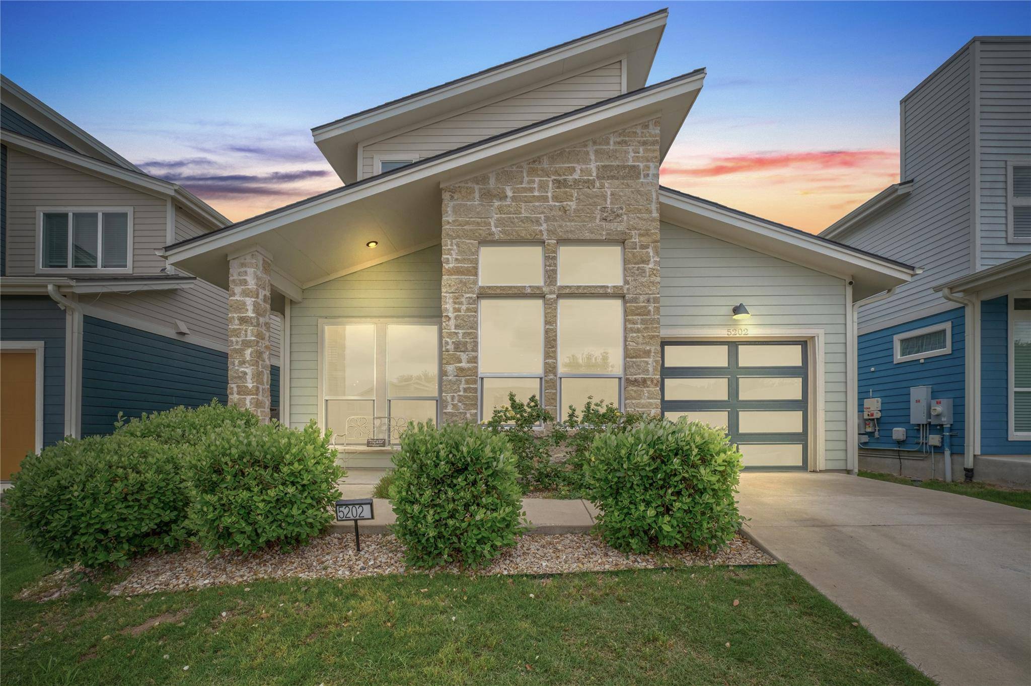 Austin, TX 78721,5202 Rob Scott ST