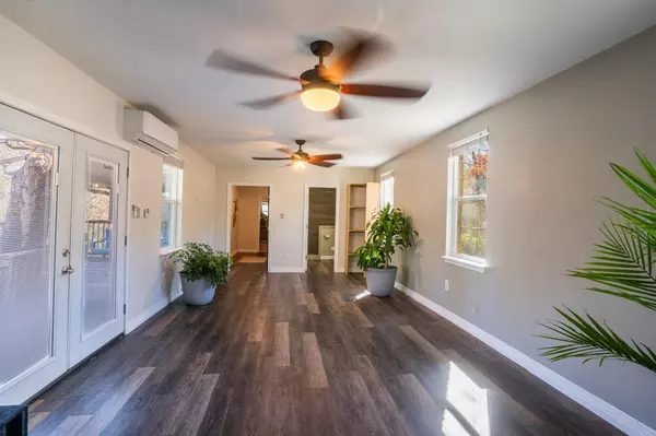 Bastrop, TX 78602,186 Iva LN