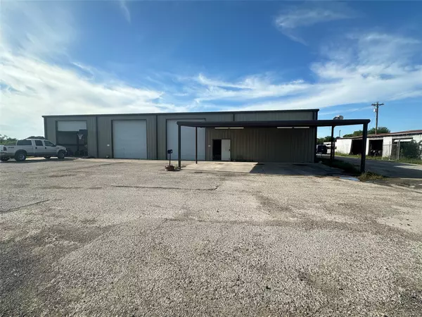Flatonia, TX 78941,1426 Slaughter House RD