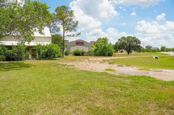 Flatonia, TX 78941,1400 Fm 609 RD