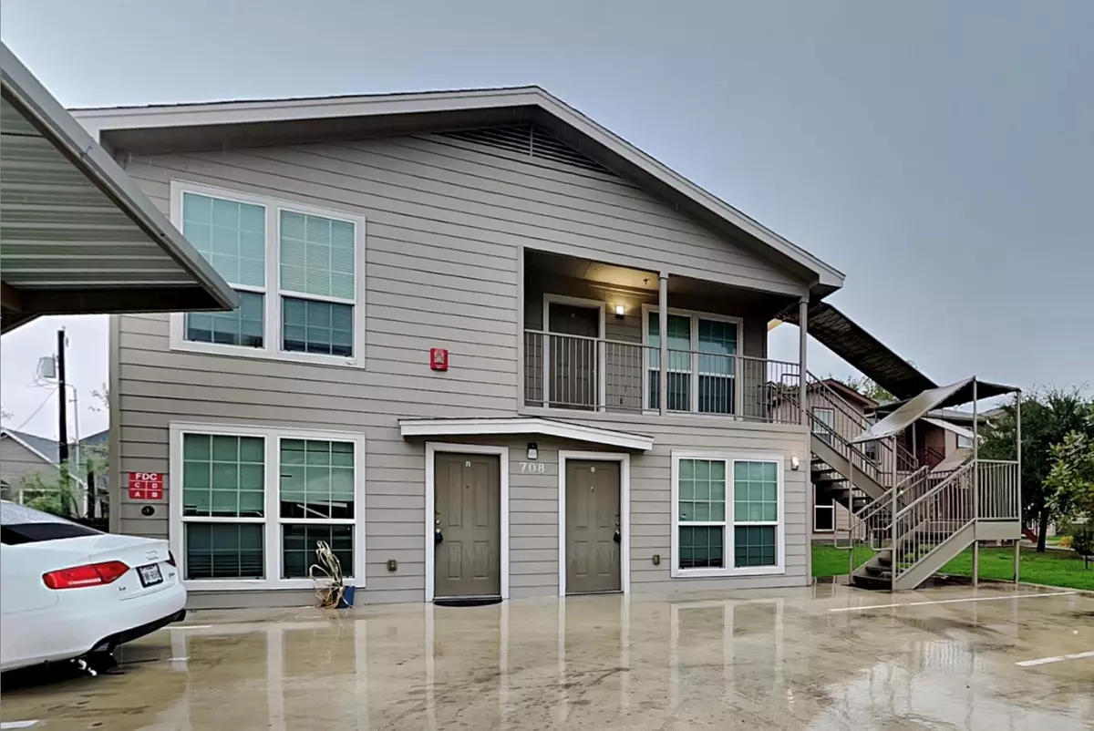 Taylor, TX 76574,708 W 6th ST