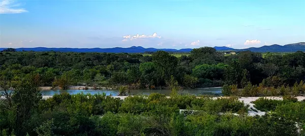 131 Private RD 1024 RD, Uvalde, TX 78801