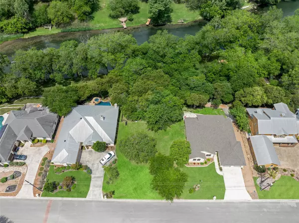 New Braunfels, TX 78130,1049 River TER
