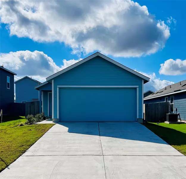 716 Commander Abbott DR, Jarrell, TX 76537