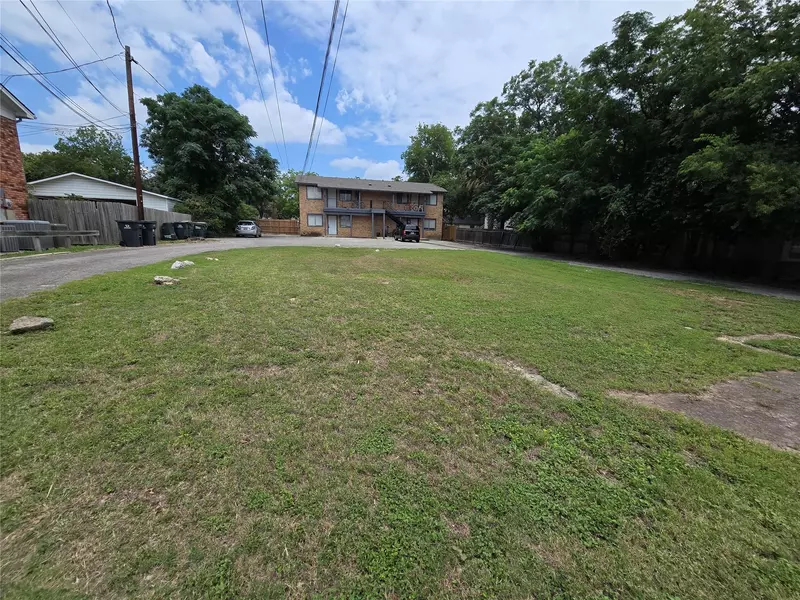 530 W Hopkins ST #B, San Marcos, TX 78666