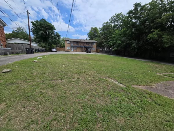 530 W Hopkins ST #B, San Marcos, TX 78666