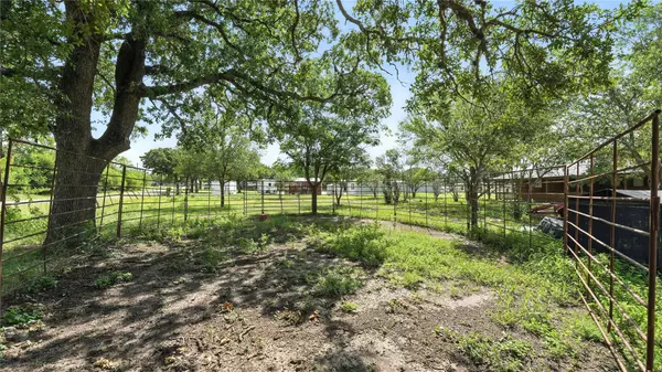 Kingsbury, TX 78638,275 & 279 Cross RD