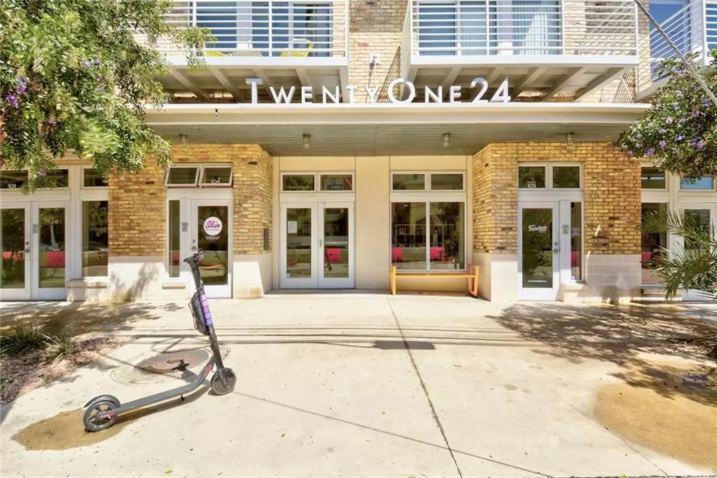 Austin, TX 78702,2124 E 6th ST #215