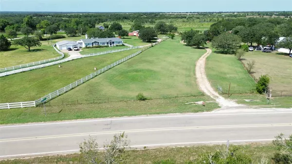 2552 Fm 2104,  Paige,  TX 78659