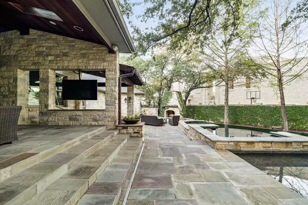 Austin, TX 78746,5902 Saratoga CV