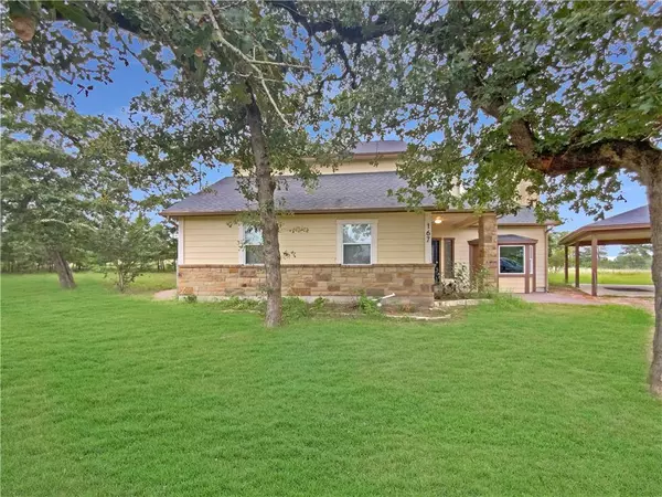 167 Comanche DR, Paige, TX 78659