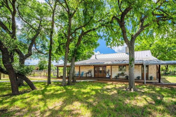 9352 Ranch Road 783, Harper, TX 78631