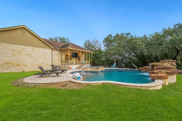 New Braunfels, TX 78132,810 Bluff Ridge CT