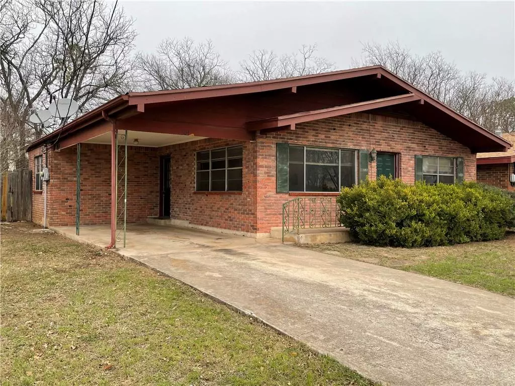 Burnet, TX 78611,104 E Post Oak ST