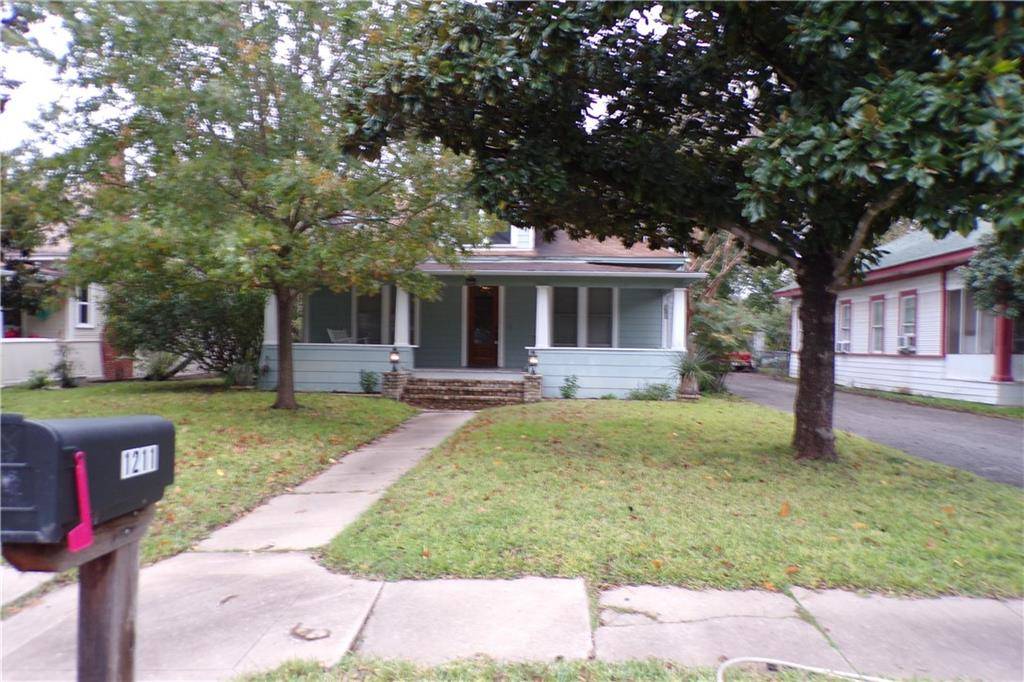 1211 Lexington ST, Taylor, TX 76574