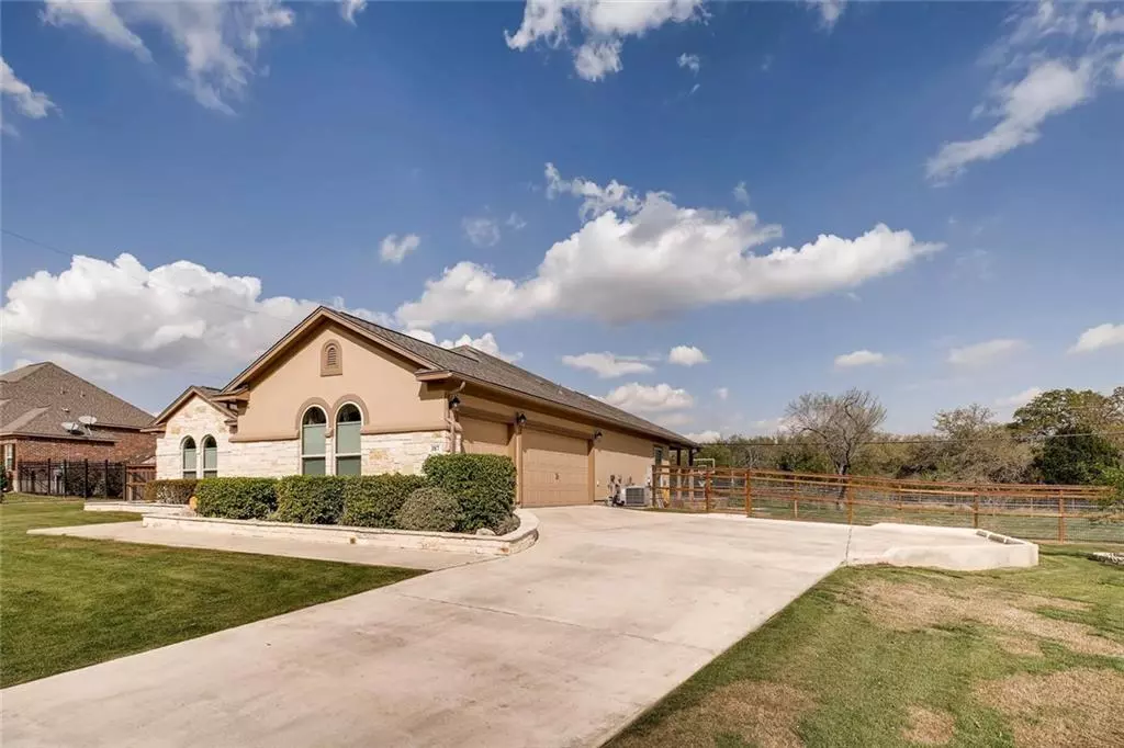 Castroville, TX 78009,387 Barden PKWY