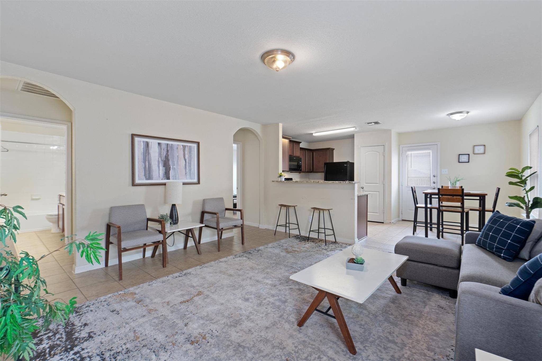 360 Farmer LN, Jarrell, TX 76537